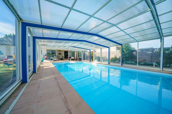 Maison
         5 pièces
        - 130 m² 490 000 € *