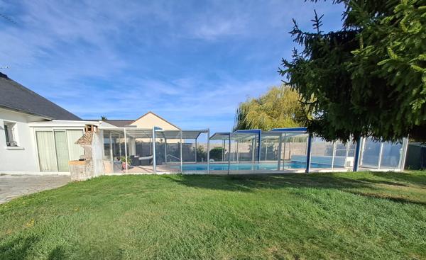 Maison
         5 pièces
        - 130 m² 490 000 € *