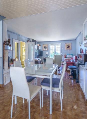 Maison
         5 pièces
        - 130 m² 490 000 € *