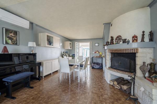 Maison
         5 pièces
        - 130 m² 490 000 € *