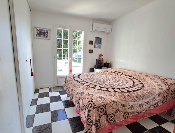 Maison
         5 pièces
        - 130 m² 490 000 € *