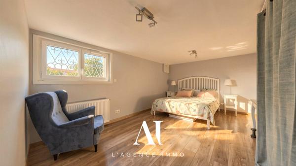 Maison individuelle T5 avec sous-sol jardin terrasse annexes 01630