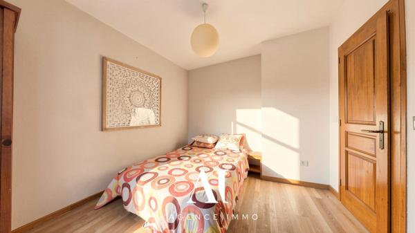 Maison individuelle T5 avec sous-sol jardin terrasse annexes 01630