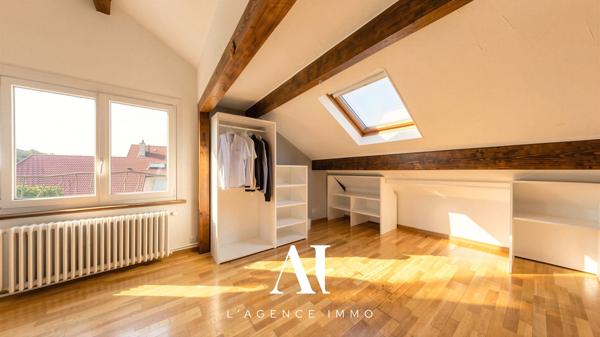 Maison individuelle T5 avec sous-sol jardin terrasse annexes 01630