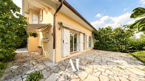 Maison individuelle T5 avec sous-sol jardin terrasse annexes 01630