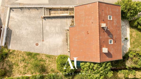 Maison individuelle T5 avec sous-sol jardin terrasse annexes 01630