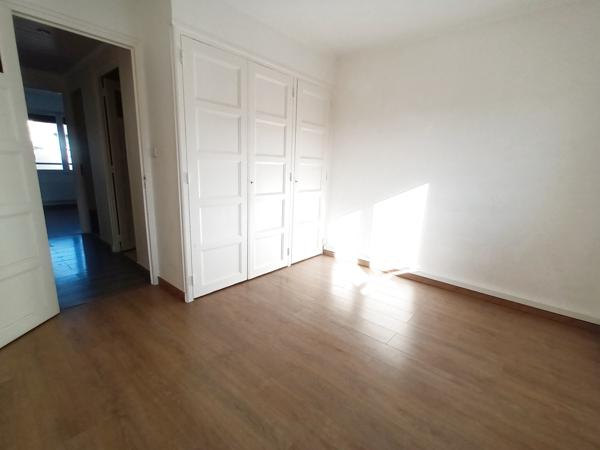 Annecy à quelques pas de Courrier, appartement T4 traversant