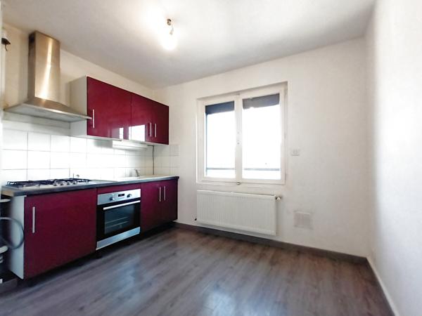 Annecy à quelques pas de Courrier, appartement T4 traversant