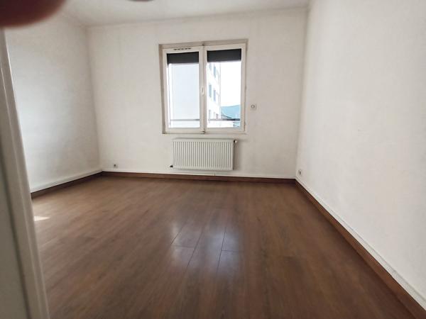 Annecy à quelques pas de Courrier, appartement T4 traversant