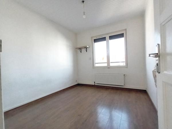 Annecy à quelques pas de Courrier, appartement T4 traversant