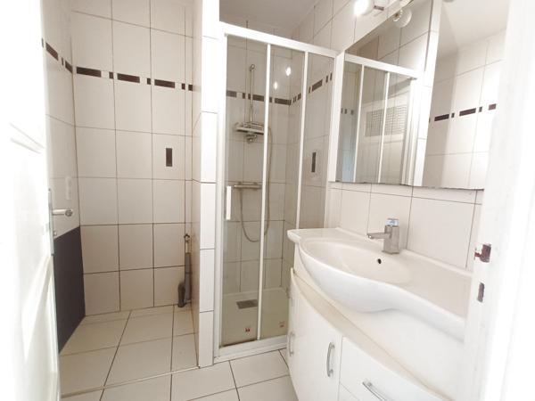 Annecy à quelques pas de Courrier, appartement T4 traversant