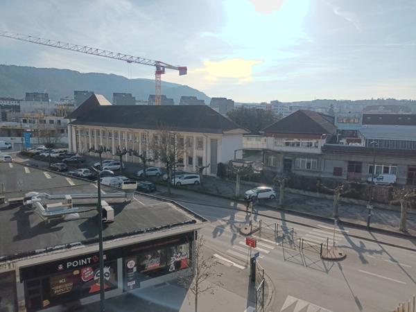 Annecy à quelques pas de Courrier, appartement T4 traversant