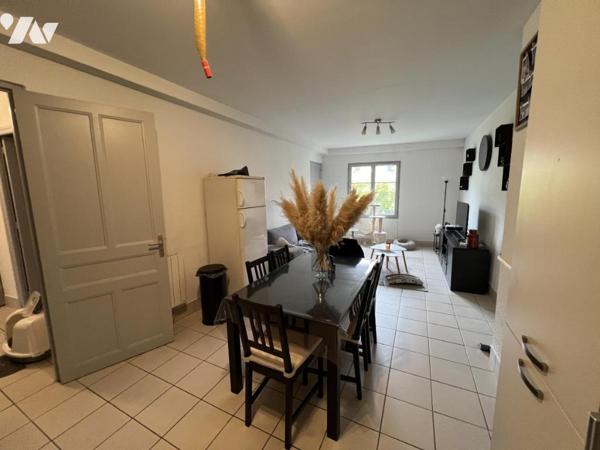 Un appartement LOUE situé au 3ème étage