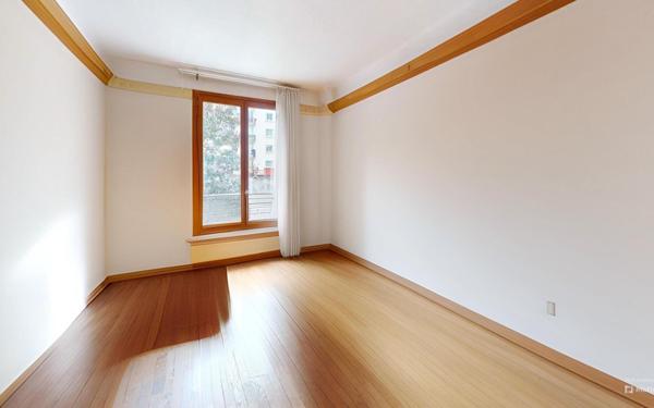 Appartement à vendre    4 pièces • 82,65 m2 Montrouge