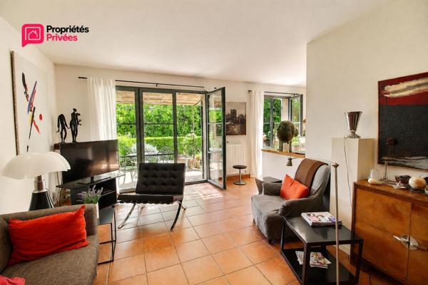 UZES 5 minutes à pied de la place aux herbes, 86m² 3 chambres garage place de parking et jardin de 50 m²