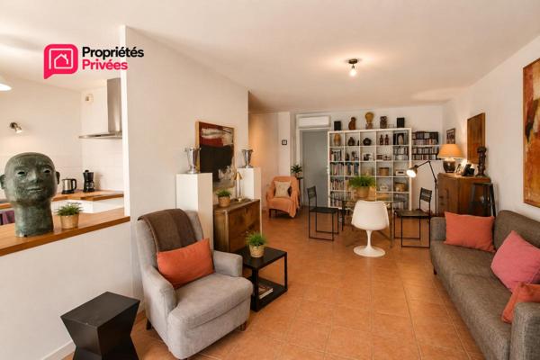 UZES 5 minutes à pied de la place aux herbes, 86m² 3 chambres garage place de parking et jardin de 50 m²