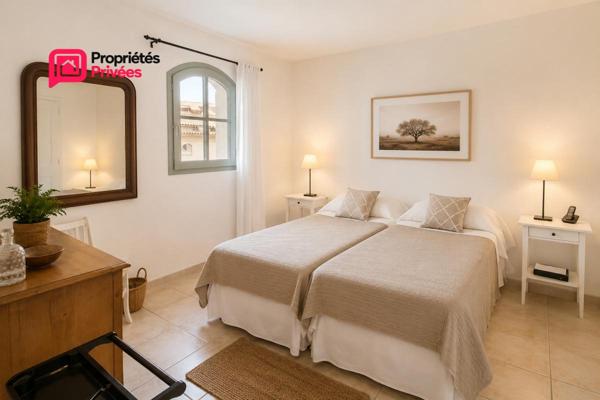 UZES 5 minutes à pied de la place aux herbes, 86m² 3 chambres garage place de parking et jardin de 50 m²