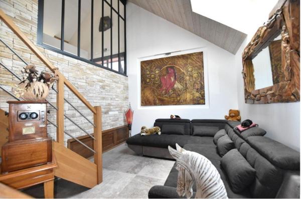 Ensemble immobilier de 2 magnifiques maisons et piscine