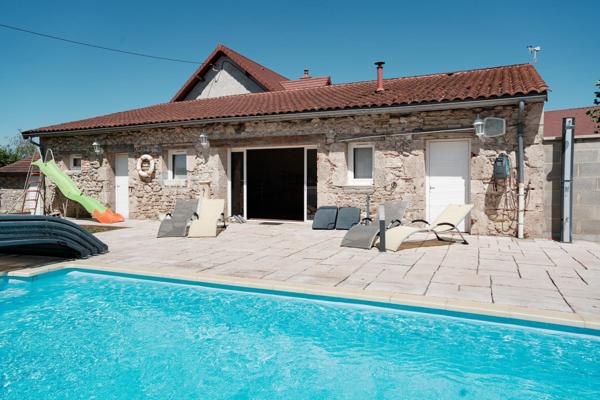 Ensemble immobilier de 2 magnifiques maisons et piscine