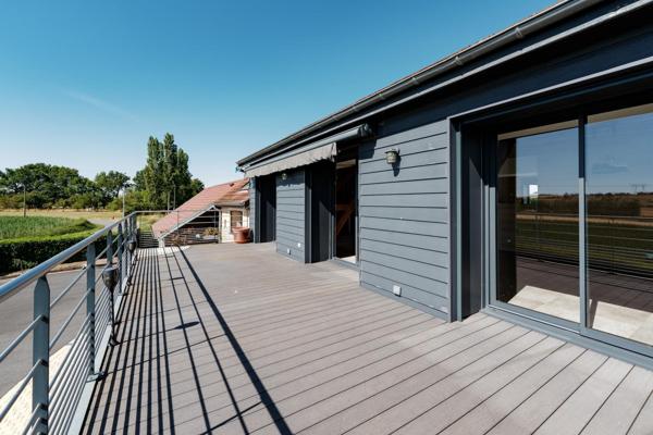 Ensemble immobilier de 2 magnifiques maisons et piscine