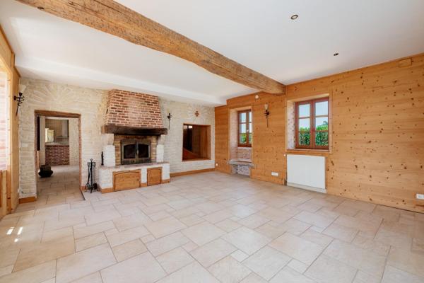 Ensemble immobilier de 2 magnifiques maisons et piscine