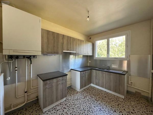 Location - Appartement Ussel 19200 3 pièces 70 m 2