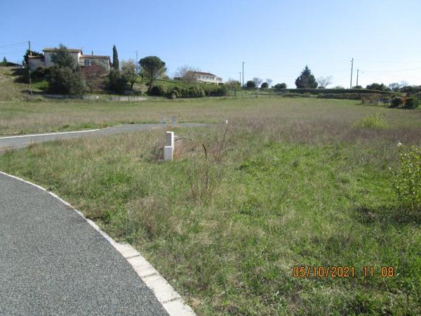 terrain plat entièrement viabilisé plein sud