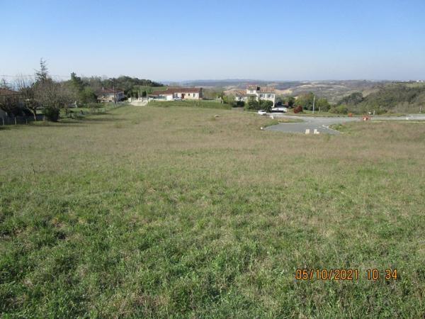 terrain plat entièrement viabilisé plein sud