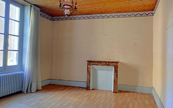 Maison à vendre    9 pièces •  Cholet