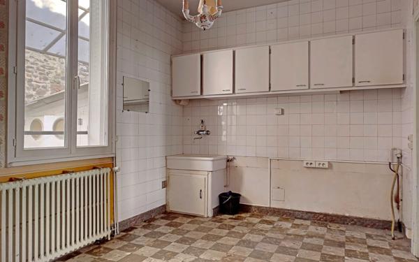 Maison à vendre    9 pièces •  Cholet