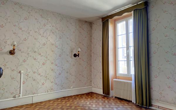 Maison à vendre    9 pièces •  Cholet