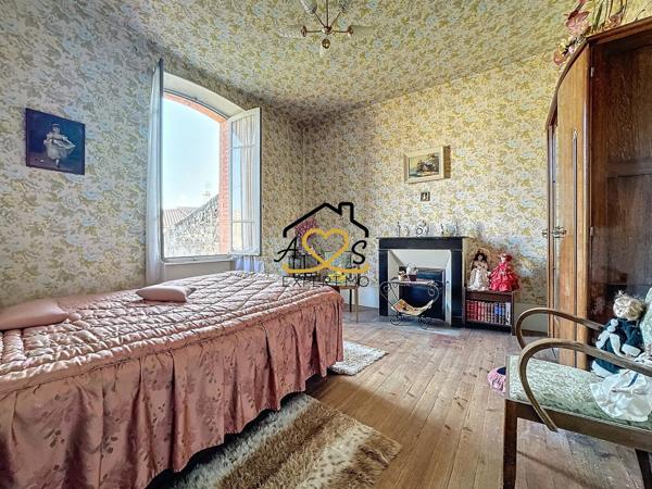 Billom (63160) Magnifique bâtisse à rénover au cœur de Billom