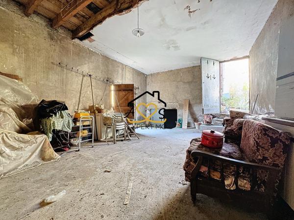 Billom (63160) Magnifique bâtisse à rénover au cœur de Billom