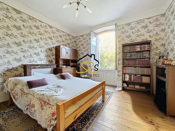 Billom (63160) Magnifique bâtisse à rénover au cœur de Billom