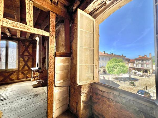 IMMEUBLE PLACE DE LA CATHEDRALE