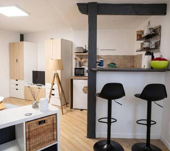 Appartement 1 pièce                                        - 35000 Rennes Réf : 2396