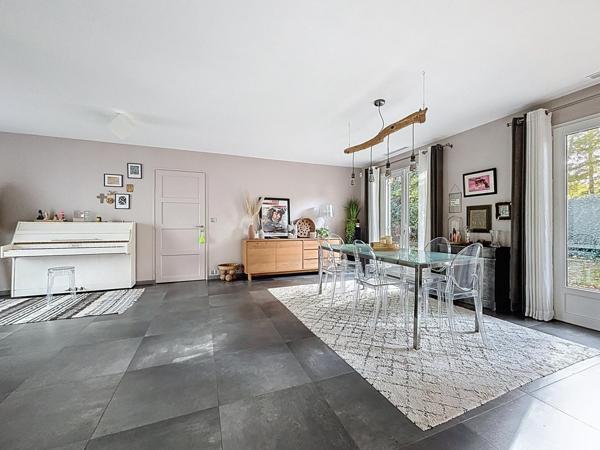 Rare à la vente - Vaste plain pied au calme