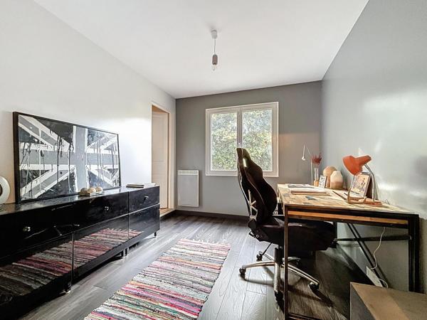 Rare à la vente - Vaste plain pied au calme