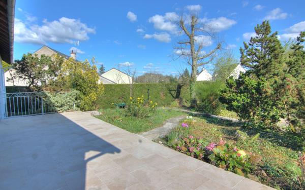 Maison à vendre    8 pièces • 228,10 m2 Saint-Jean-le-Blanc