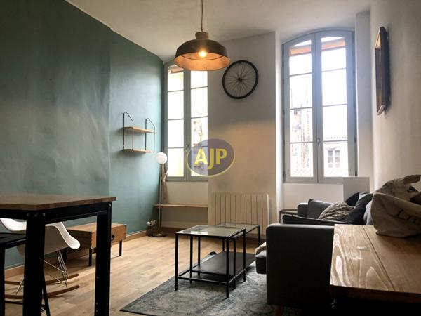 Appartement à louer Bordeaux : 2 pièces, 35m² avec 1 chambre(s) à 831€ - AJP Immobilier Bordeaux Nansouty