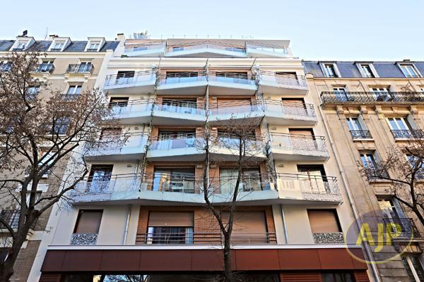 Biens de prestige à vendre Paris 15eme : 925 600 € - AJP Delon Immobilier Grenelle