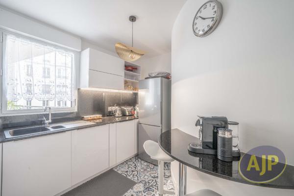 Biens de prestige à vendre Paris 15eme : 925 600 € - AJP Delon Immobilier Grenelle