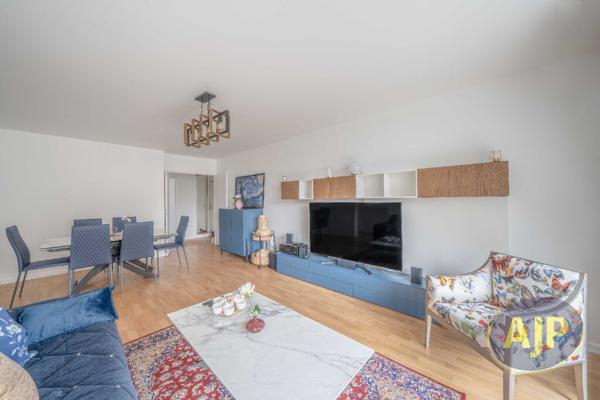 Biens de prestige à vendre Paris 15eme : 925 600 € - AJP Delon Immobilier Grenelle