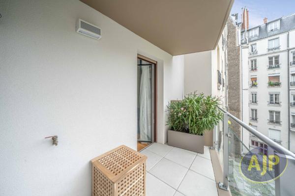 Biens de prestige à vendre Paris 15eme : 925 600 € - AJP Delon Immobilier Grenelle
