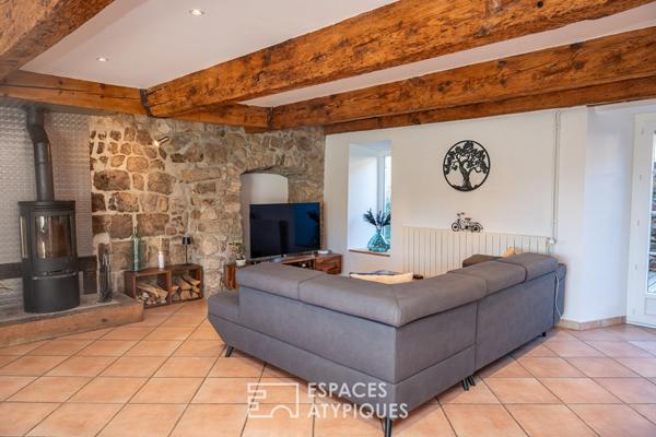 L’habitat rénové d’un ancien corps de ferme, en Ardèche