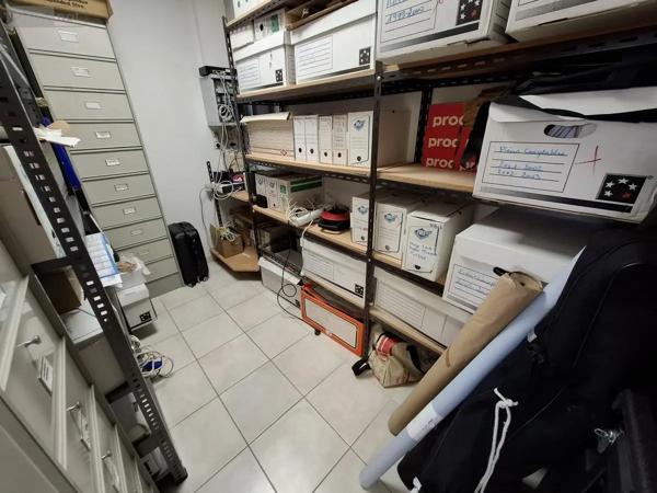 Achat - Fonds et/ou murs commerciaux Saintes 17100 9 pièces 249 m 2 2123 m 2