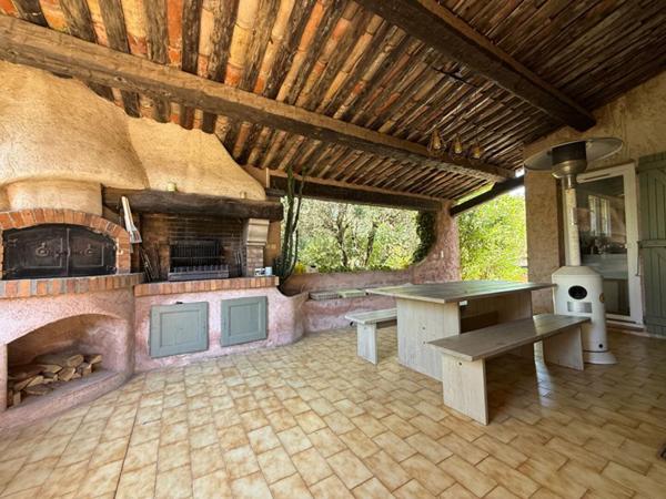 VILLA PROVENCALE RENOVÉE AVEC PISCINE, TERRASSES ET JARDIN
