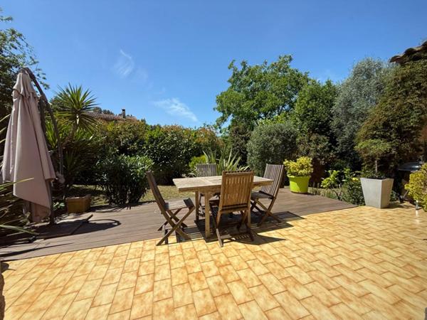 VILLA PROVENCALE RENOVÉE AVEC PISCINE, TERRASSES ET JARDIN