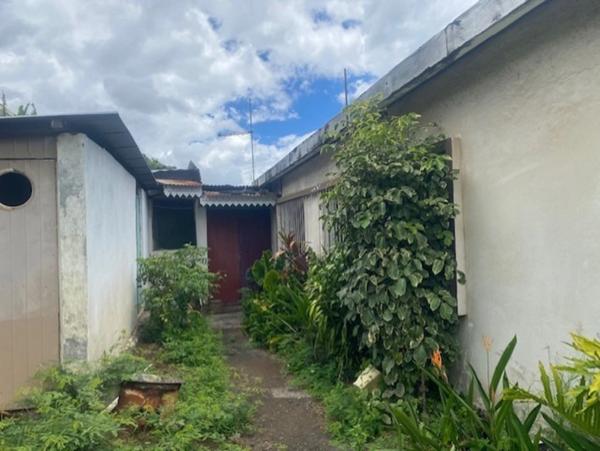 SAINTE CLOTILDE (97490) Maison (à rénover) T3 de 76.30 m² + jardin