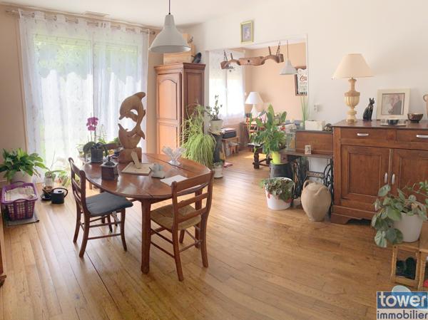 AUJAC 17770 - Maison 4 pièces de plain-pied de 130 m² sur 4000 m² de terrain env.